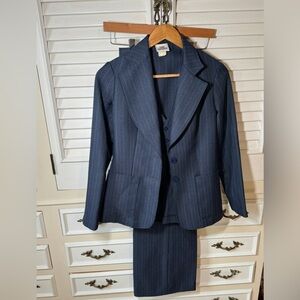 VINTAGE the Branch Div of Joshua Tree 3 piece Womens Suit